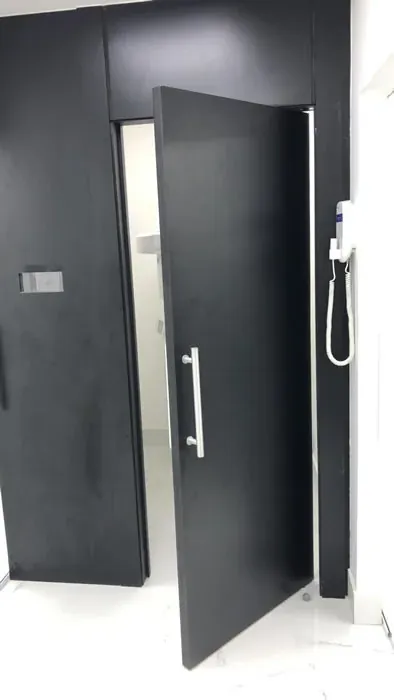 Porta Radiológica de Abrir